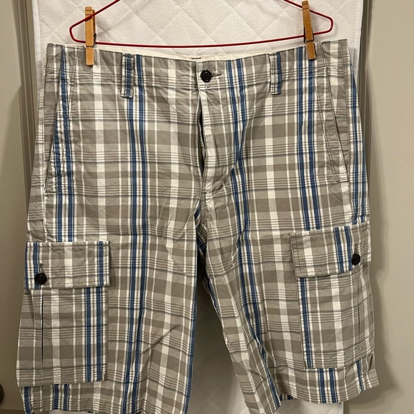 Dockers Plaid Shorts (33W) - Picture 1 of 1